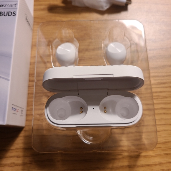 Bluetooth/Wireless Earbuds by HOMESMART - Picture 2 of 5